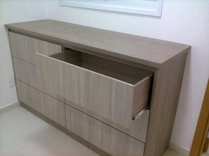 Buffet suspenso — Sala